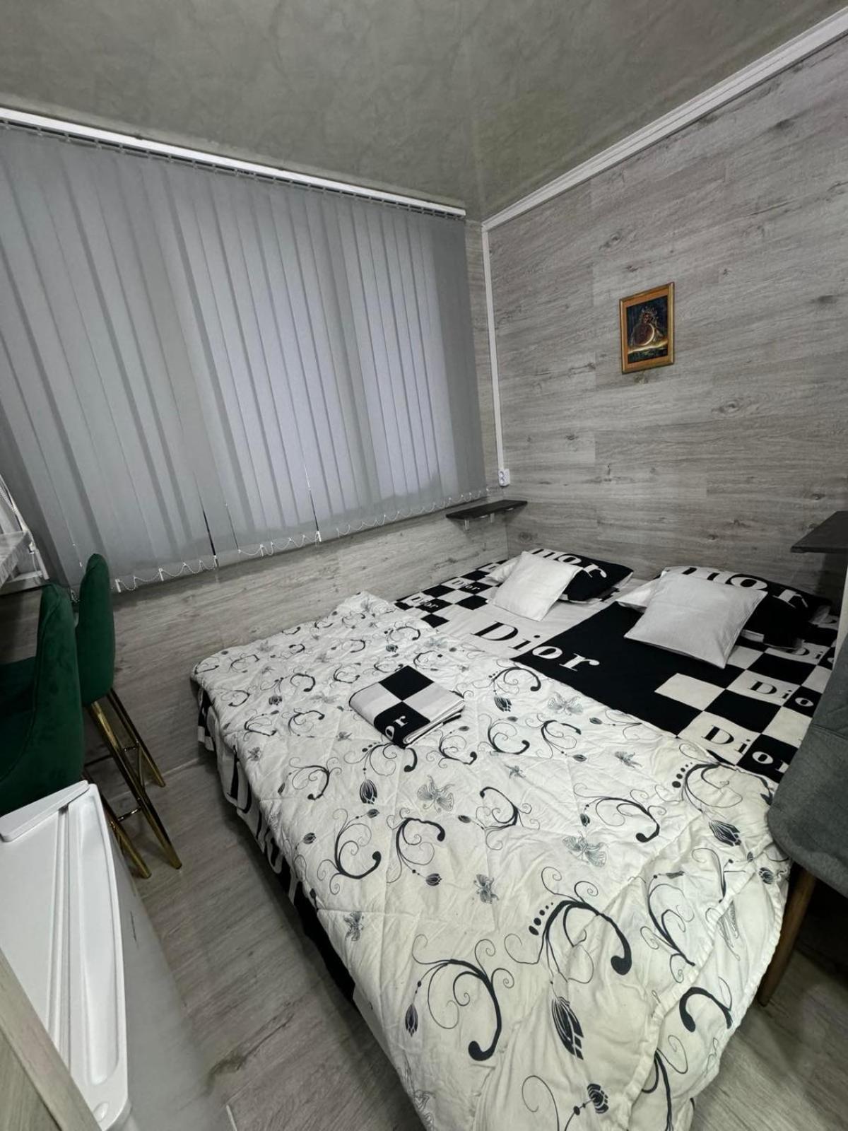 Cozy Good Apartment Kischinau Exterior foto